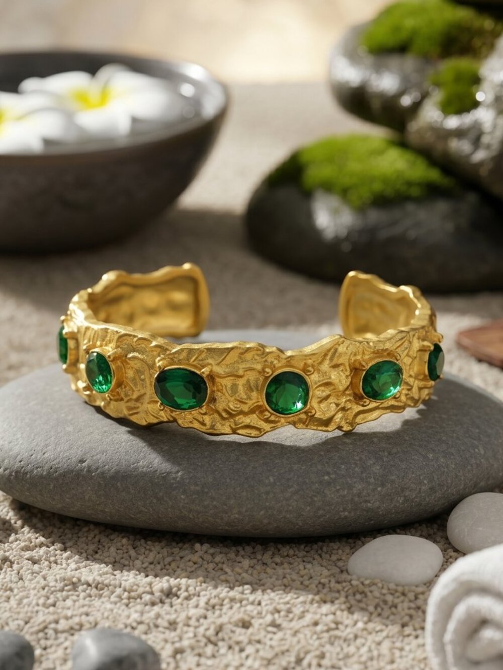 18K Gold Hammered Emerald Green Zirconia Cuff Bracelet Old Money Greek Goddess